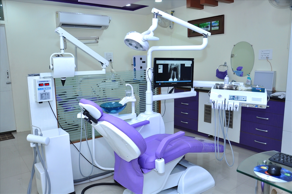 Warad Hi -Tech Dental Clinic Medical Services | Dentists