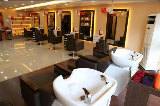 Wella Professional Unisex Salon Hubli, Dharwad - Salon in Hubli | Joon  Square