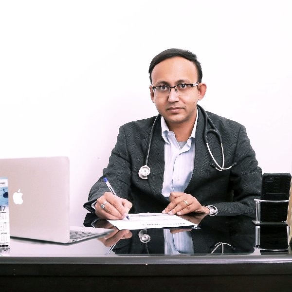 Who Is The Best General Physician Doctor In Delhi|Healthcare|Medical Services