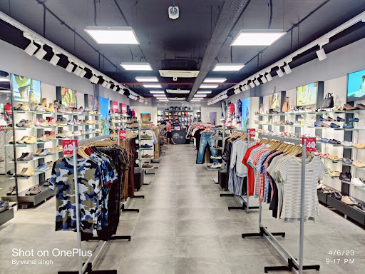 WOODLAND - Surat Shopping | Store