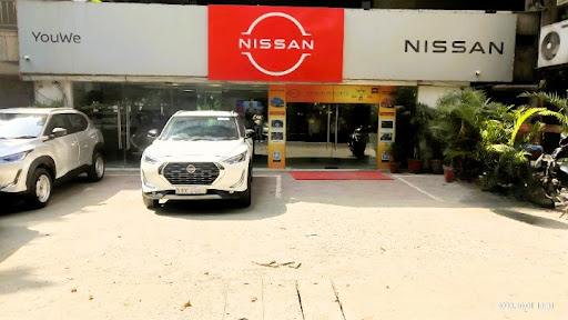 YOUWE NISSAN Automotive | Show Room